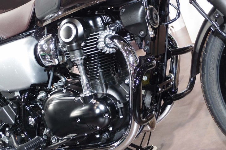 カワサキW800カフェ（エンジン）