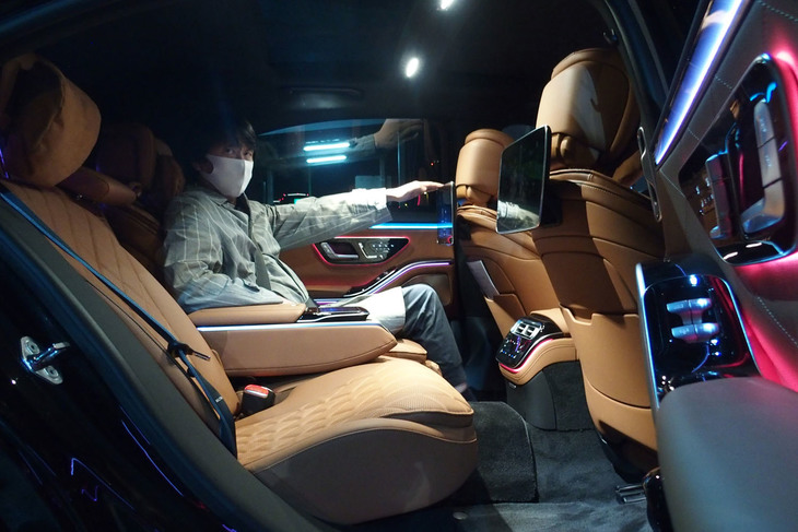 最新のデジタル技術が惜しみなく採用された新型「Sクラス」に乗り、まさか20年と少し前のプログレ発狂事件を思い出すとは。私も当時の父の年齢に近づきつつある。