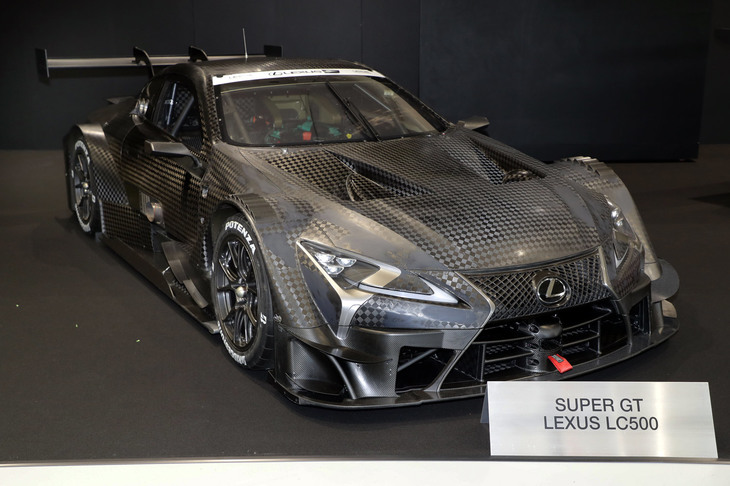 市販車を模したデザインが取り入れられているものの、GT500クラスに投入される車両は完全なるレース専用車だ。