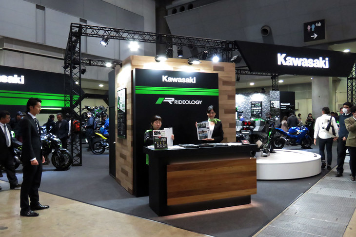 東京モーターサイクルショー2018におけるカワサキブースの様子。