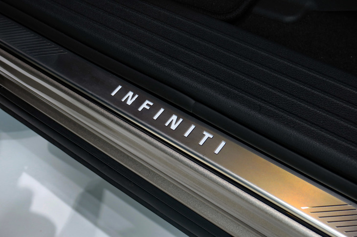 インフィニティQX60（サイドシル）