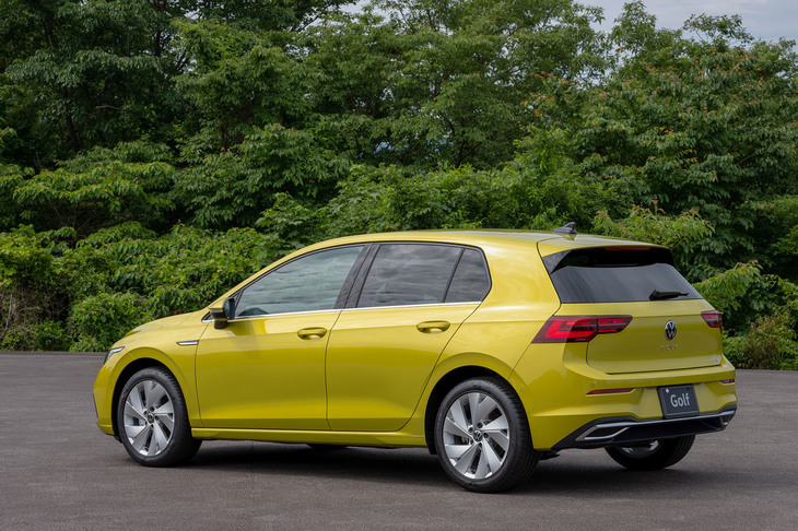 国内において新型「ゴルフ」が発売されたのは2021年6月15日で、欧州での販売開始から1年半以上が経過していた。コロナ禍の影響など、それなりの理由があるかもしれないが……。