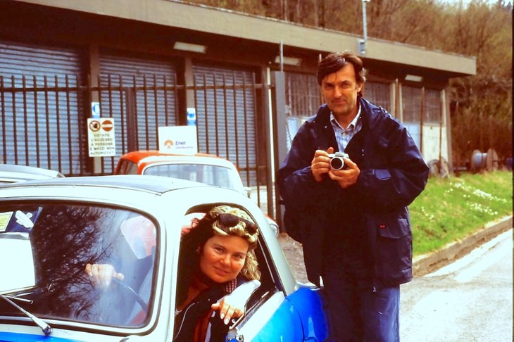 長年にわたりアウトビアンキ保存会の会長を務めるマルコ・レルダさん（写真右）と、夫人のラウラさん（同左）。これは今から17年前、2003年4月のスナップ。