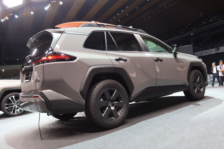 トヨタRAV4アドベンチャー