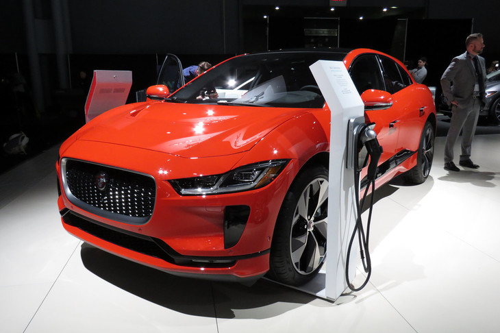 ジャガーIペース EV400