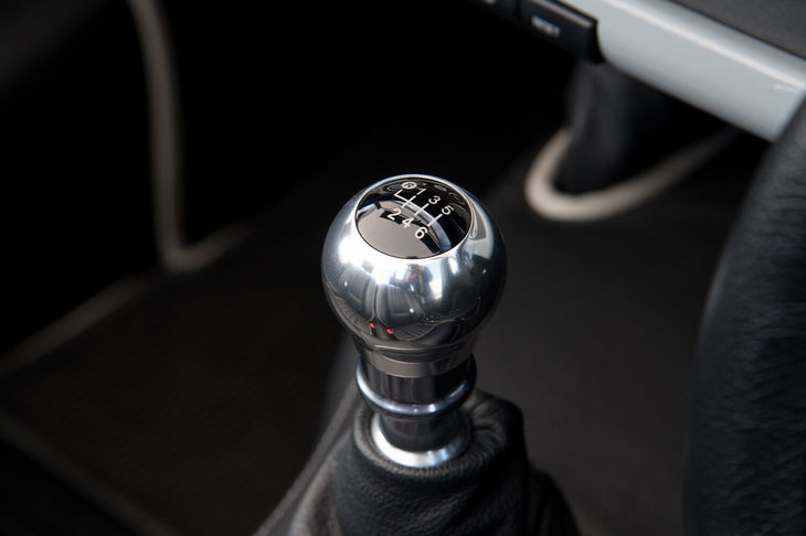トランスミッションは6段MT。現行型「フォード・マスタング」に搭載されているものだ。