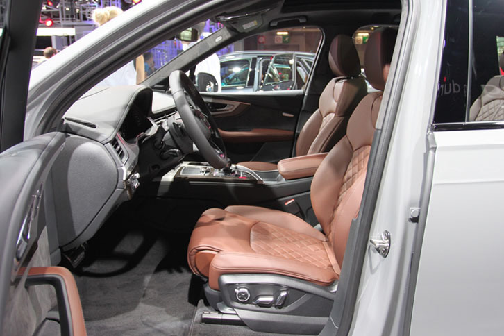 アウディSQ7（インテリア）