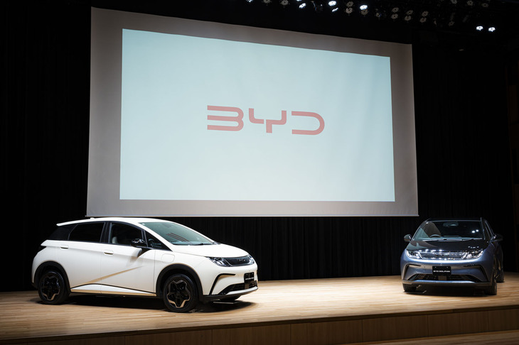 東京・大手町で開催された「BYDドルフィン」の発表イベントの様子。