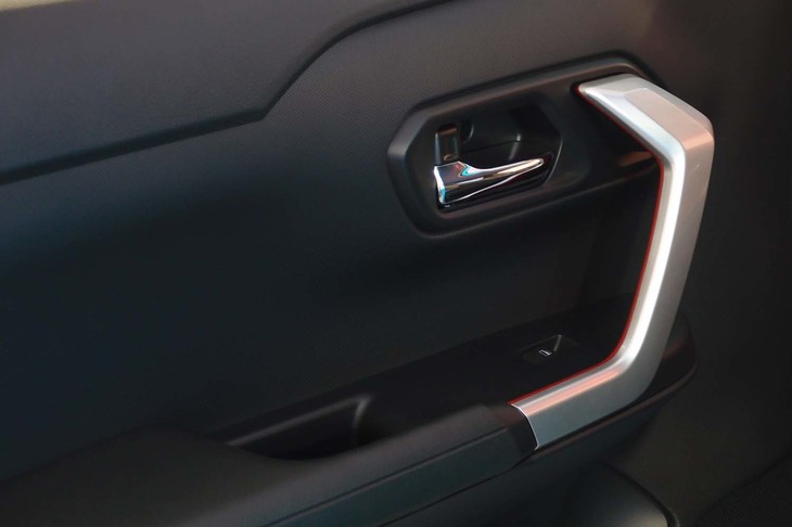 トヨタ・ライズZ（助手席側ドアのインナーパネル）