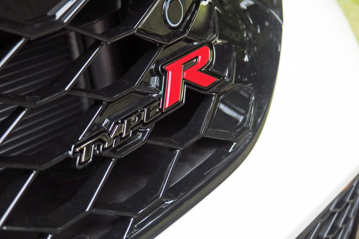 ホンダ・シビック タイプR（「TYPE R」バッジ）