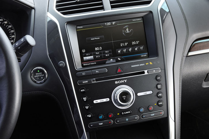 インフォテインメントシステム用のタッチパネルは8インチ。オーディオは、ソニー製のものが採用されている。