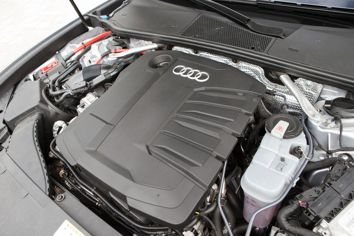 パワーユニットは2リッター直4ディーゼルターボエンジンと、12Vのマイルドハイブリッド機構の組み合わせ。本国仕様にはFFと4WDの両方が用意されるが、日本仕様がどうなるかは明らかにされていない。