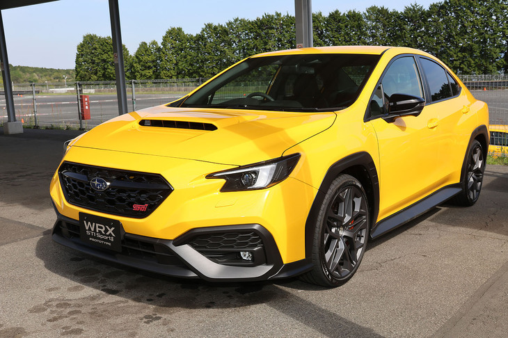 人気のSTIチューンのコンプリートカーであるだけでなく、ファン待望のMT車が国内初導入される、「スバルWRX STI Sport＃」。イベントでは、超貴重なプロトタイプによる試乗会も実施され、スバリストを喜ばせた。撮影車は、オプションカラーとなる「サンライズイエロー」をまとっている。