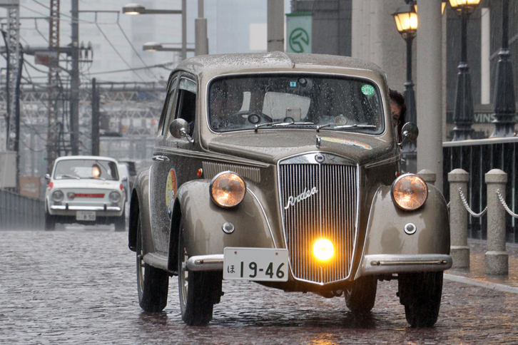 1947年「ランチア・アルデア」。戦前の1939年に誕生したランチアの小型ベルリーナ（セダン）。900ccのV4エンジンを搭載。
