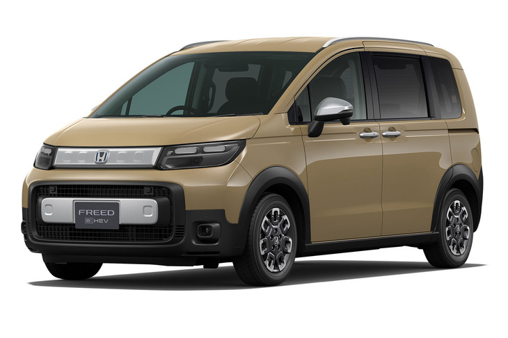 フリードe：HEVクロスター