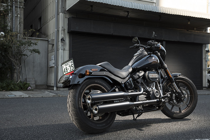 2020年モデルで復活を遂げた「ローライダーS」。ハーレーの中でもパワフルで俊敏な走りが特徴のモデルである。
