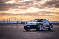 2022年11月の米ロサンゼルスモーターショーで世界初公開された「ポルシェ911ダカール」。公道のみならず、オフロードでの高い走行性能も併せ持つという全世界2500台の限定販売モデルだ。