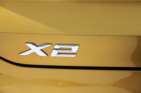 日本では2018年4月に発売されたBMWのコンパクトSUV「X2」。「X4」や「X6」と同じく、BMWはスポーツ・アクティビティー・クーペ（SAC）と呼称する。