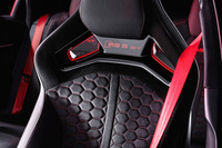 アウディが660台限定生産のハイパフォーマンスモデル「RS 6アバントGT」を発表の画像