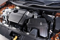 パワートレインは可変圧縮比の1.5リッター直3ターボエンジンを使ったシリーズハイブリッドの「e-POWER」。日本市場が初出だ。