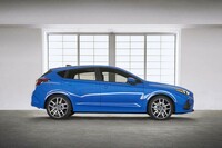 北米仕様車のボディーサイズは、全長×全幅×全高＝176.2×70.1×58.3インチ。ミリメートル換算だと約4475×1780×1480mmになる。ホイールベースは105.1インチ（約2670mm）。