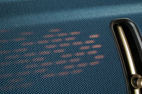 ダッシュボードなどにはイルミネーションで模様が浮かび上がる仕組み。これも「MINIエクスペリエンスモード」に応じて模様の形や色が変化する。