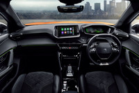 「SUV 2008 GTライン」のインストゥルメントパネルまわり。