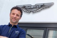 アストンマーティンのワークスドライバーとして、レーシングマシンはもちろんのこと、市販モデルの開発にも関与しているダレン・ターナー氏。英国在住で、SUPER GT第5戦富士大会の参戦ドライバーとして来日。