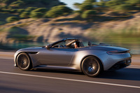 アストンマーティンが新型オープンカー「DB12ヴォランテ」を発表の画像