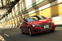 総電力量8.7kWhのバッテリーと、40リッターのガソリンタンクを搭載した「アウディA3スポーツバックe-tron」。電気とガソリンをあわせた走行可能距離は、940kmとされる（NEDCでの測定値）。