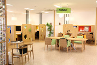 IKEA風（？）なラウンジやキッズスペースなど、充実したアメニティー施設が自慢。