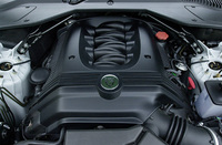 ニューXJの3.5リッターV8