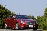 「キャデラックCTSクーペ」は2010年8月に日本デビュー。明けて2011年1月に発売された。