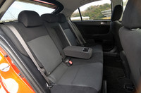 リアシート。ヘッドクリアランスなどは、セダンとほとんど変わらないという。