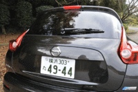 シートは6：4の分割可倒式。フラットな積載スペースも作ることができる。
（写真をクリックするとシートの倒れるさまが見られます）