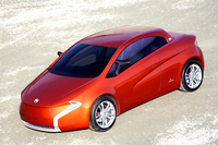 「グランデプント」をベースにして、2006年ジュネーブショーのためにベルトーネが開発したコンセプトカー「スアーニャ」。