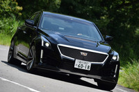 「CTS-V」にはコーナリング時のトラクション性能を高めるため、電子制御式LSDが採用されている。