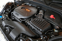 【スペック】MINIクーパー：ボディーサイズ＝全長×全幅×全高＝3835×1725×1415mm／ホイールベース＝2495mm／車重＝1200kg／駆動方式＝FF／エンジン＝1.5リッター直3 DOHC 12バルブ ターボ（136ps/4400rpm、22.4kgm/1250-4300rpm ※オーバーブースト時23.5kgm/1250-4300rpm）