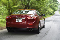 スポーツモードを選択すると、テールパイプの脇に取り付けられた2つのサウンドアクチュエーターが作動。エンジンの最も特徴的な音色を強調する機構が備わる。