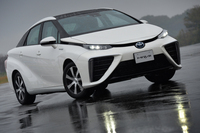 トヨタ・ミライ プロトタイプ
    