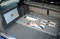 
	サブウーファー、及びパワーアンプはラゲッジルームに配置。サブバッテリーや昇圧器などもこちらにレイアウトされていた。
	 