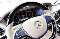 メーターは「Sクラス」と同じく12.3インチのTFTカラーパネルが用いられている。