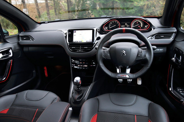 プジョー8gti Ff 6mt 試乗記 家族で使えるホットハッチ Webcg