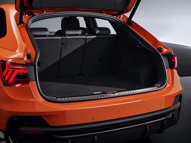 独アウディが新型SUV「Q3スポーツバック」を発表 クーペライクな