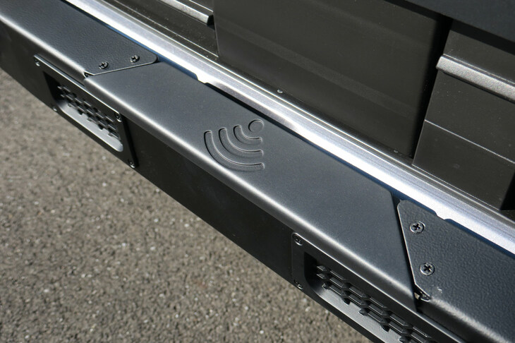 三菱デリカミニSNOW SURVIVOR（フロントバンパーガード）