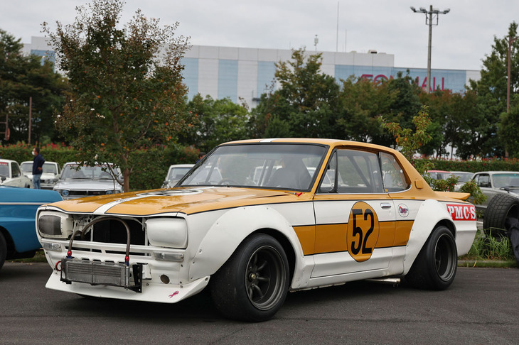 プライベーターにより、1971年5月の富士フレッシュマンのMAXIレースと1973年7月の全日本富士1000kmのTSクラスで2勝を挙げているKPGC10。パワートレインを除き、現オーナーが自らの手でレストアした。