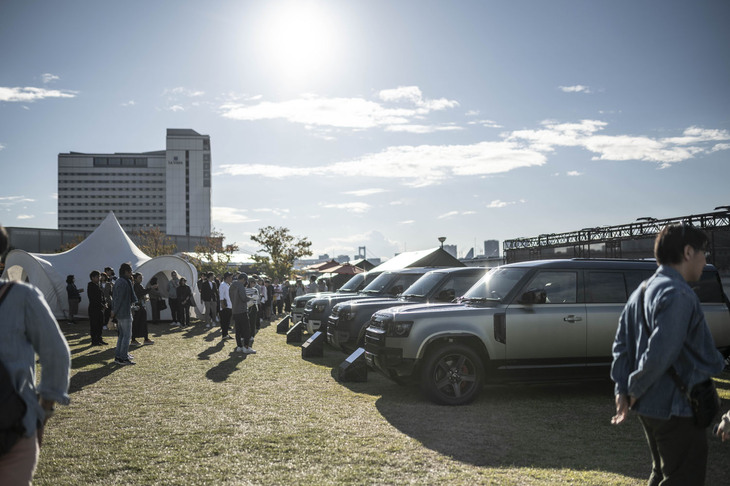 「DEFENDER EXPERIENCE TOKYO 2023」の会場には、「ディフェンダー」のオーナーやファンが来場。思い思いの時間を過ごした。