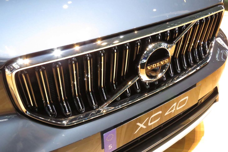 ボルボXC40 T5 AWDインスクリプション（フロントグリル）
