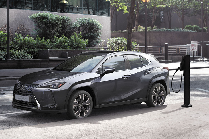 レクサスUX300e