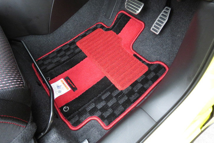 スズキ・スイフトスポーツ（フロアマット）